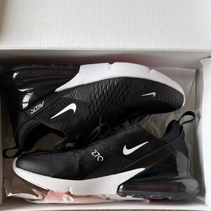 Men’s Nike Air Max 270 - Size 9 - Black/White